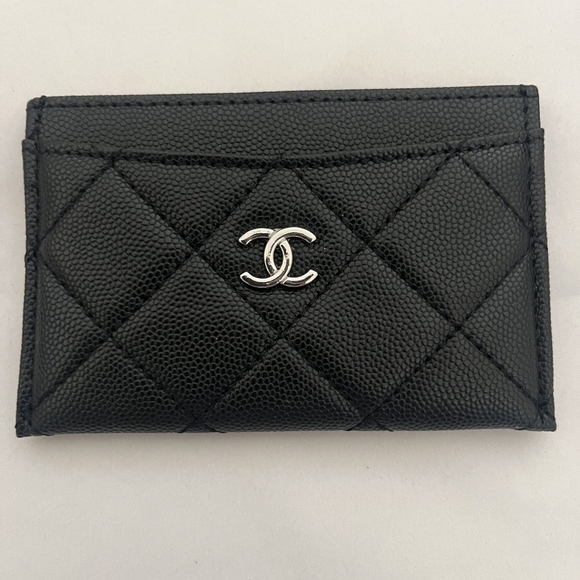 Chanel VIP Wallet - Picture 1 of 2